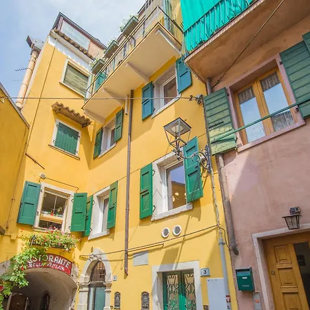 Corte Realdi 2* Garda (Verona)