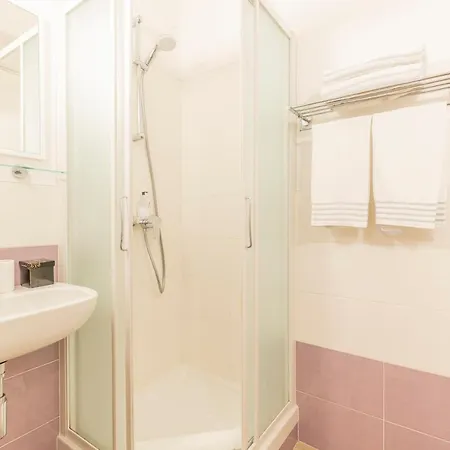 Corte Realdi 2* Garda (Verona)