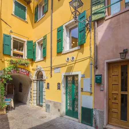 Corte Realdi 2* Garda (Verona)